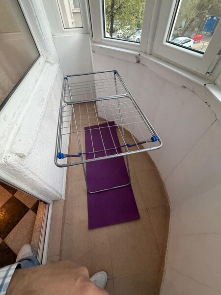 Piata Muncii 1 minut metrou, vedere spate, bloc 1986.